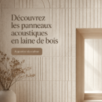 Panneaux acoustiques BAUX en laine de bois installés dans un salon moderne