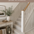 Panneaux muraux en bois dans un couloir moderne