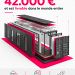 Maison container moderne affichée dans un cadre naturel, symbolisant l'innovation et l'accessibilité