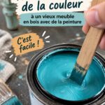 Un meuble ancien en bois rénové avec de la peinture Rust-Oleum, dans un intérieur chaleureux.