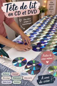 Tête de lit DIY réalisée avec des CDs, ajoutant une touche personnelle à la chambre